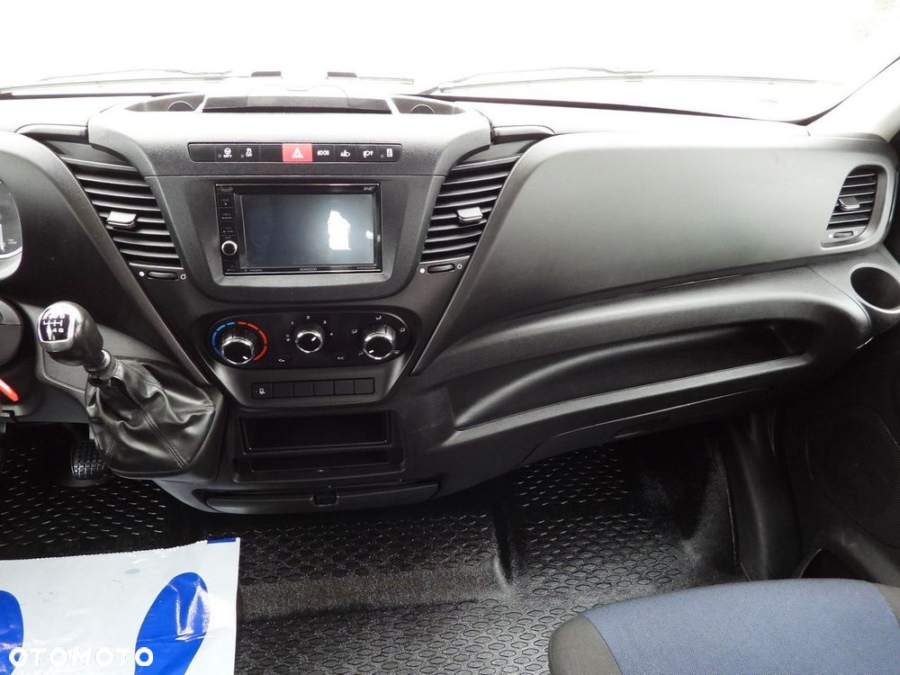 Iveco DAILY 35C16 WYWROTKA PODWÓJNA KABINA DOKA 6 MIEJSC TEMPOMAT NAWIGACJA BLIŹNIACZE KOŁA KLIMATYZACJA  160KM - 33