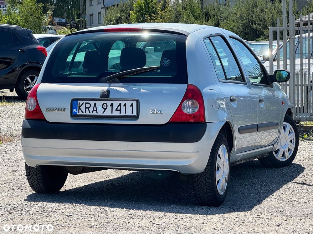 Renault Clio 1.4 16V Privilege - 6