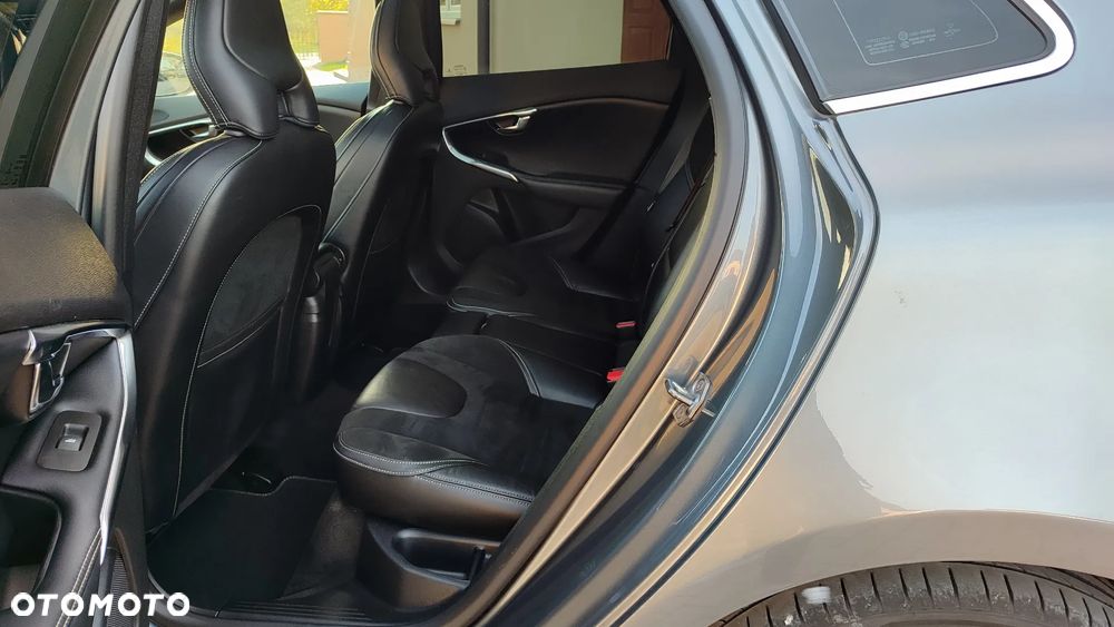 Volvo V40 D3 Momentum - 36