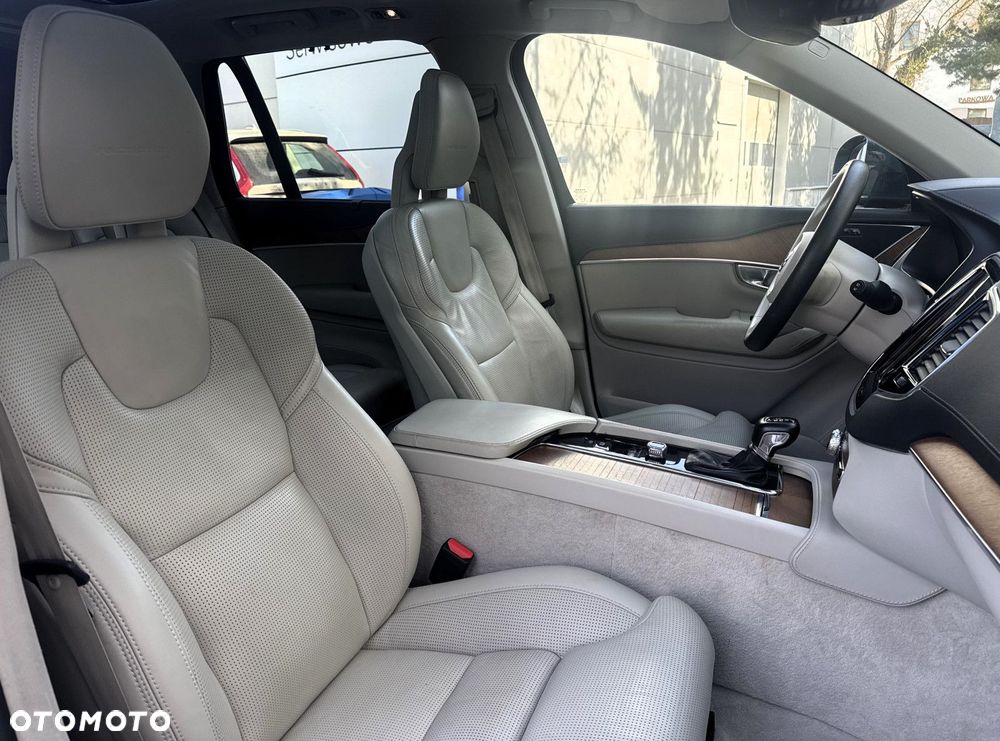 Volvo XC 90 - 30