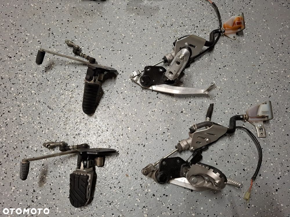 Suzuki DL 650 set dźwignia podnóżek - 5