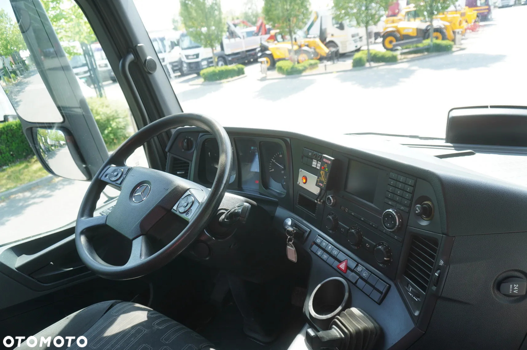 Mercedes-Benz Arocs 2636 / Fassi F155A.0.22 6t / 120 tys. km / Wywrotka 3-stronna / 2 x hydroburta - 26