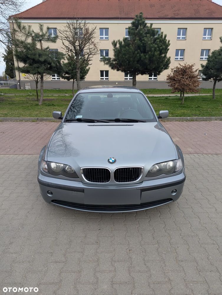 BMW Seria 3 318i - 11