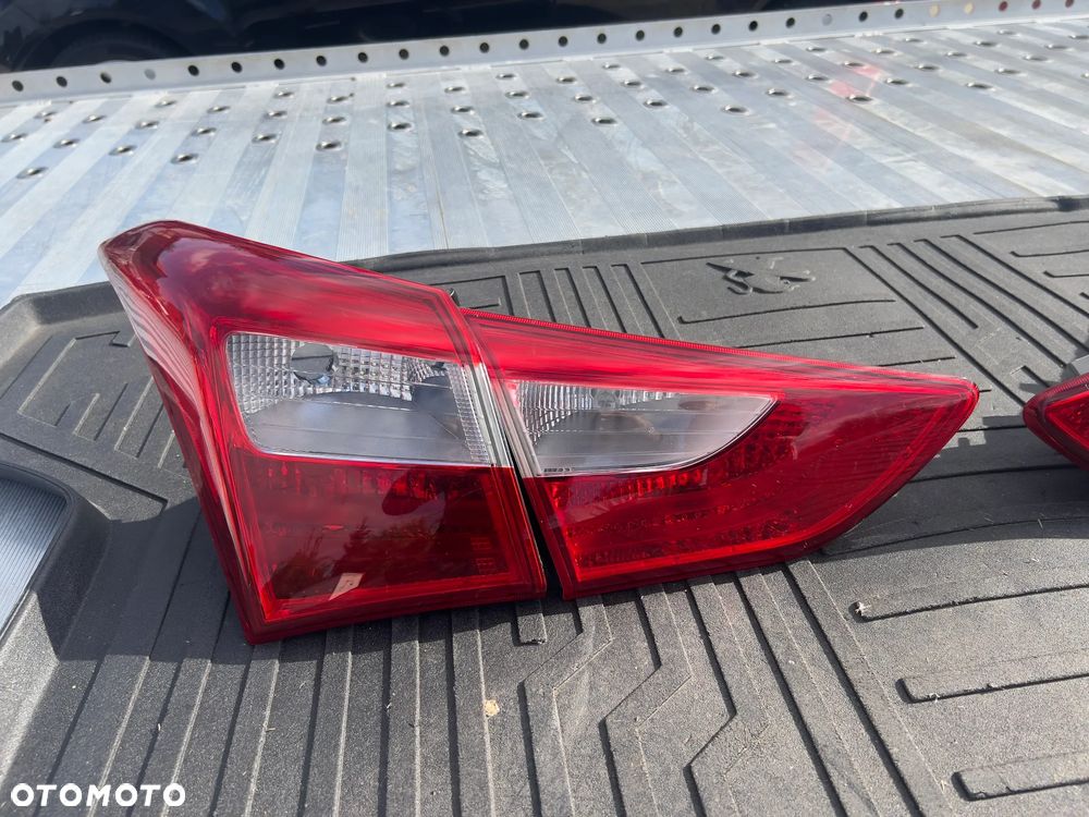 Hyundai i30 II HB lampy prawy lewy tył komplet 92402a50 92401a50 - 2