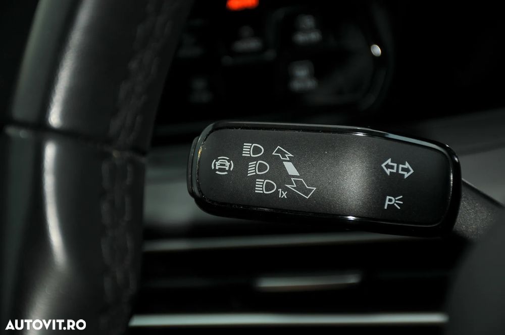 Volkswagen Golf 1.5 eTSI ACT DSG MHEV Style - 26