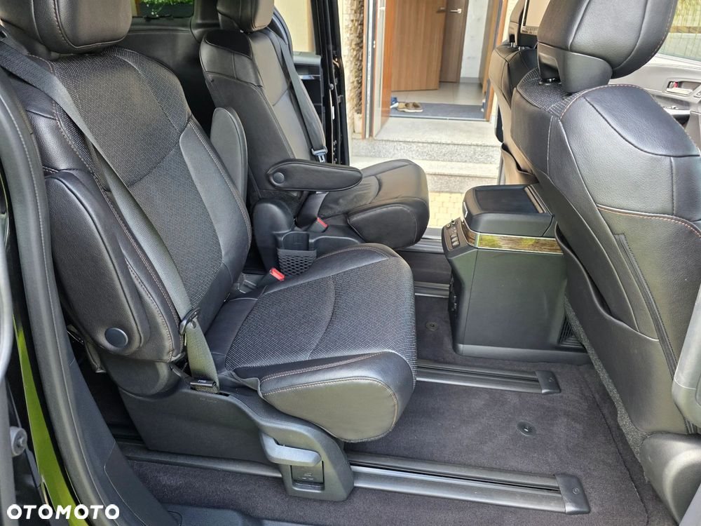 Toyota Sienna - 18