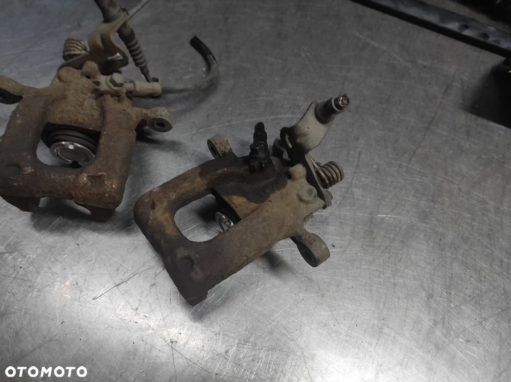 ZACISK TYLNY LEWY PRAWY AUDI A3 8P VW GOLF 6 TOURAN SKODA OCTAVIA 2 WYSYŁKA !!!!! - 3