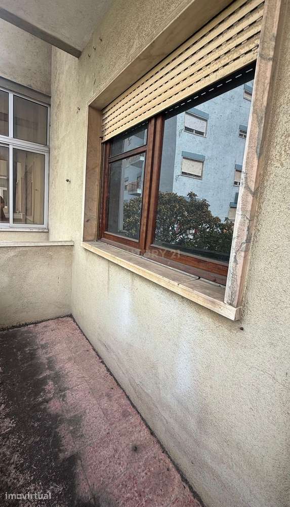 Apartamento T2 para recuperação em Sacavém - Grande imagem: 4/18