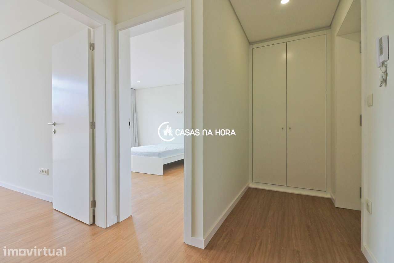 Apartamento T1 Centro de Oliveira Azemeis | Varanda - Grande imagem: 5/23
