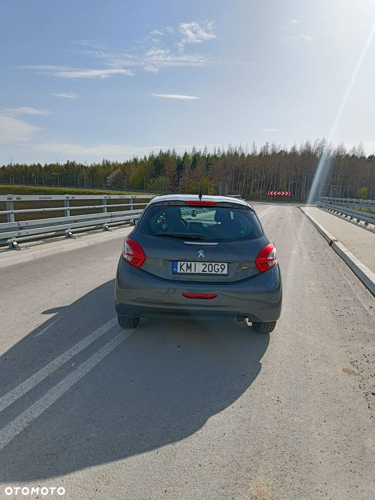 Peugeot 208 1.6 e-HDi Active STT - 12