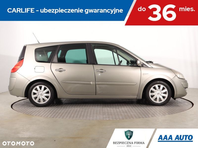 Renault Grand Scenic - 8