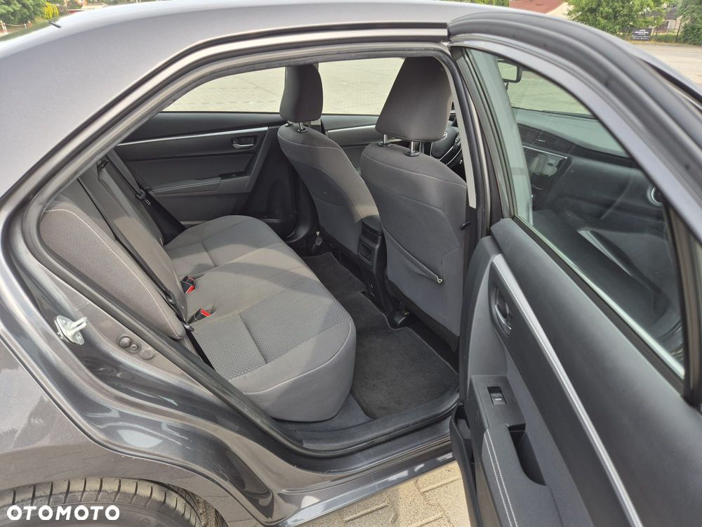 Toyota Corolla 1.6 Classic Plus - 15