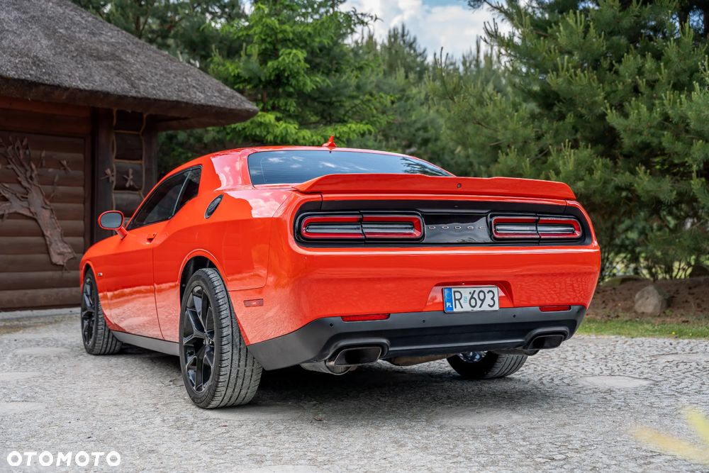 Dodge Challenger 5.7 R/T - 12