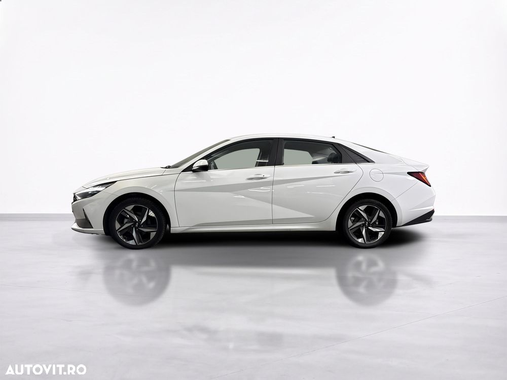 Hyundai Elantra - 3
