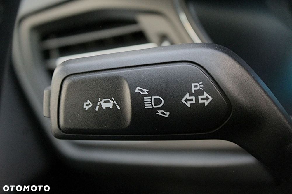 Ford Focus 1.0 EcoBoost Titanium - 28