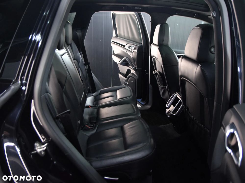 Porsche Cayenne Platinum Edition - 11