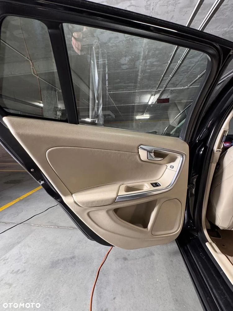 Volvo V60 D4 Drive-E Summum - 16