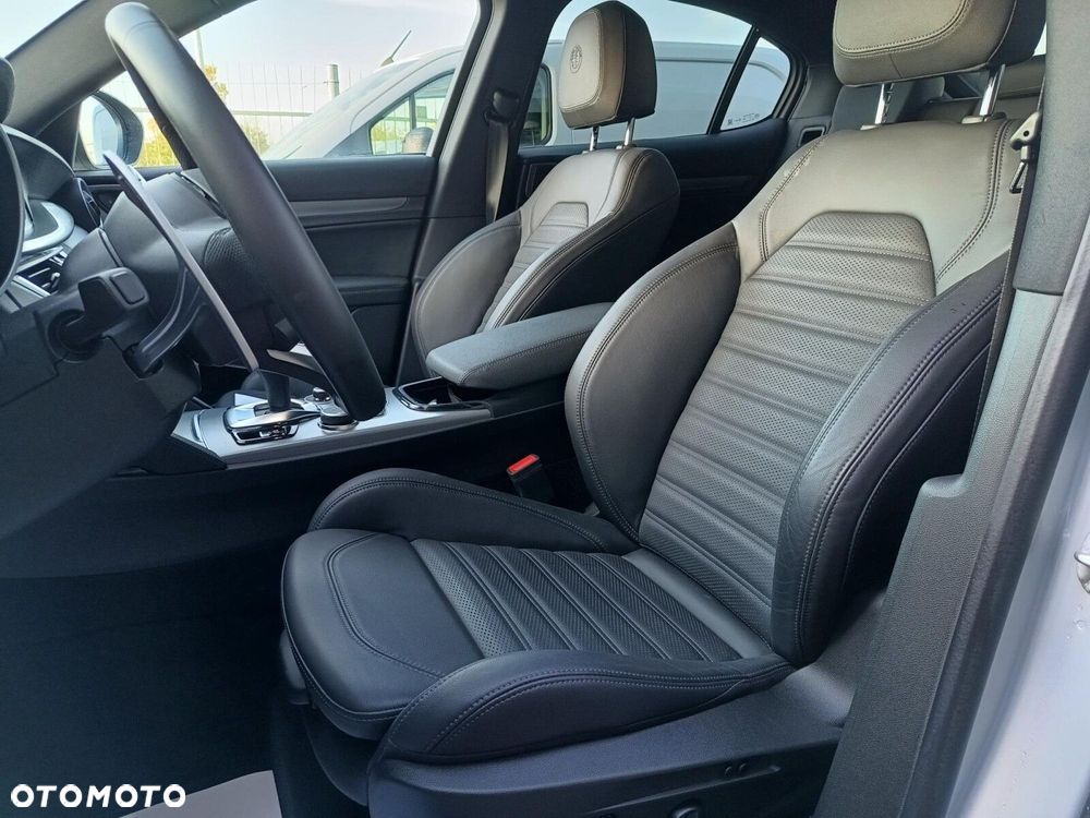 Alfa Romeo Stelvio 2.0 Turbo Veloce Q4 - 17
