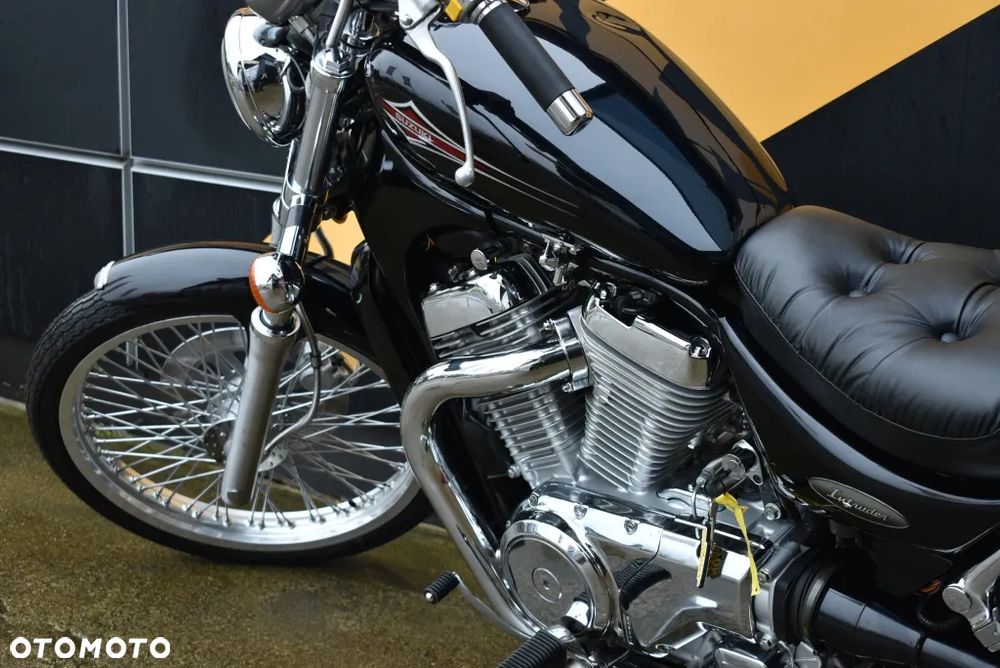 Suzuki Intruder - 14