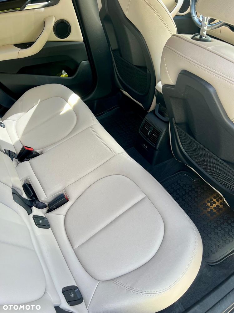 BMW X1 xDrive20i - 8