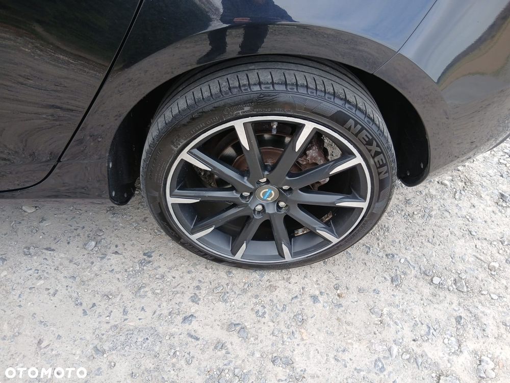Volvo V40 D2 - 18
