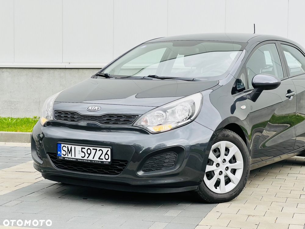 Kia Rio - 12
