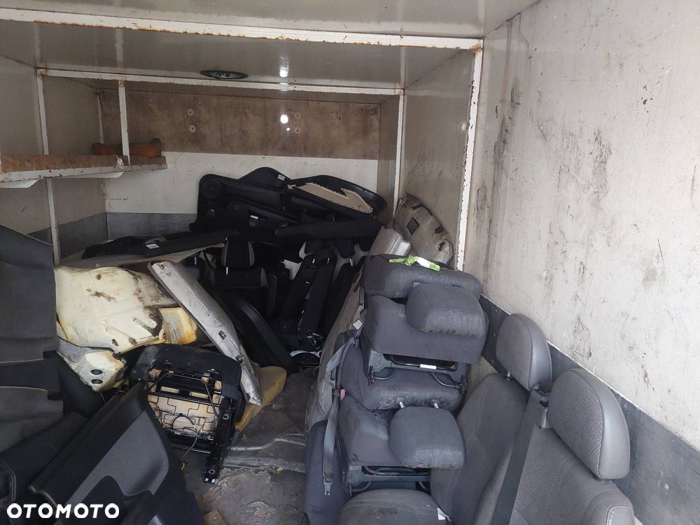 FOTEL TRZECI RZĄD PRAWY TYŁ TOYOTA PREVIA II - 5