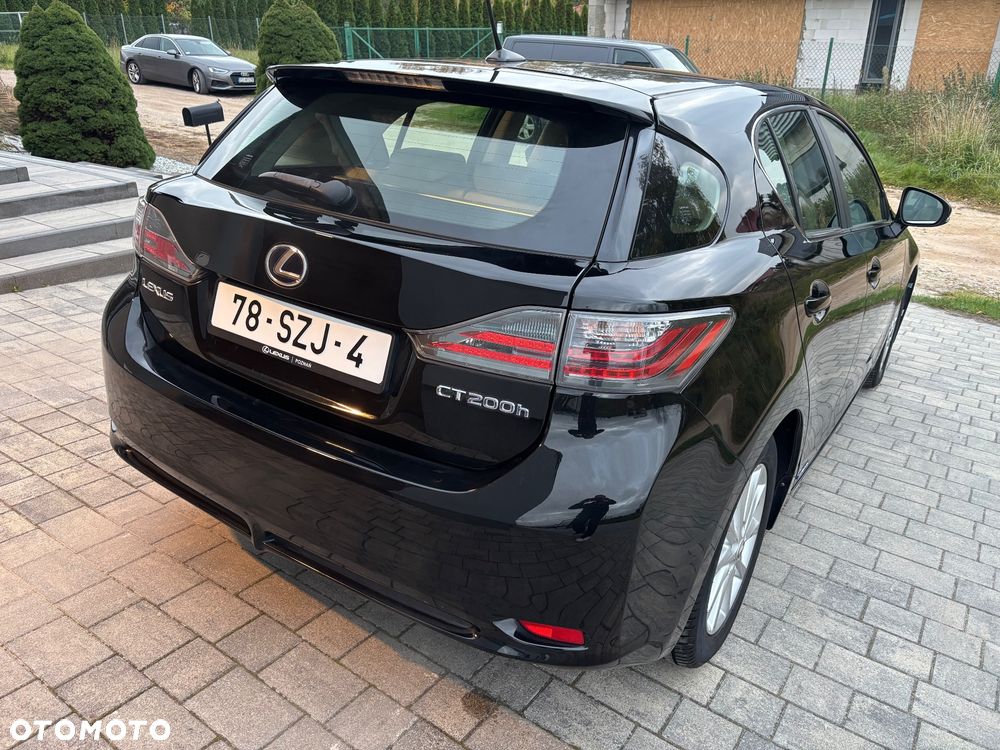 Lexus CT - 11