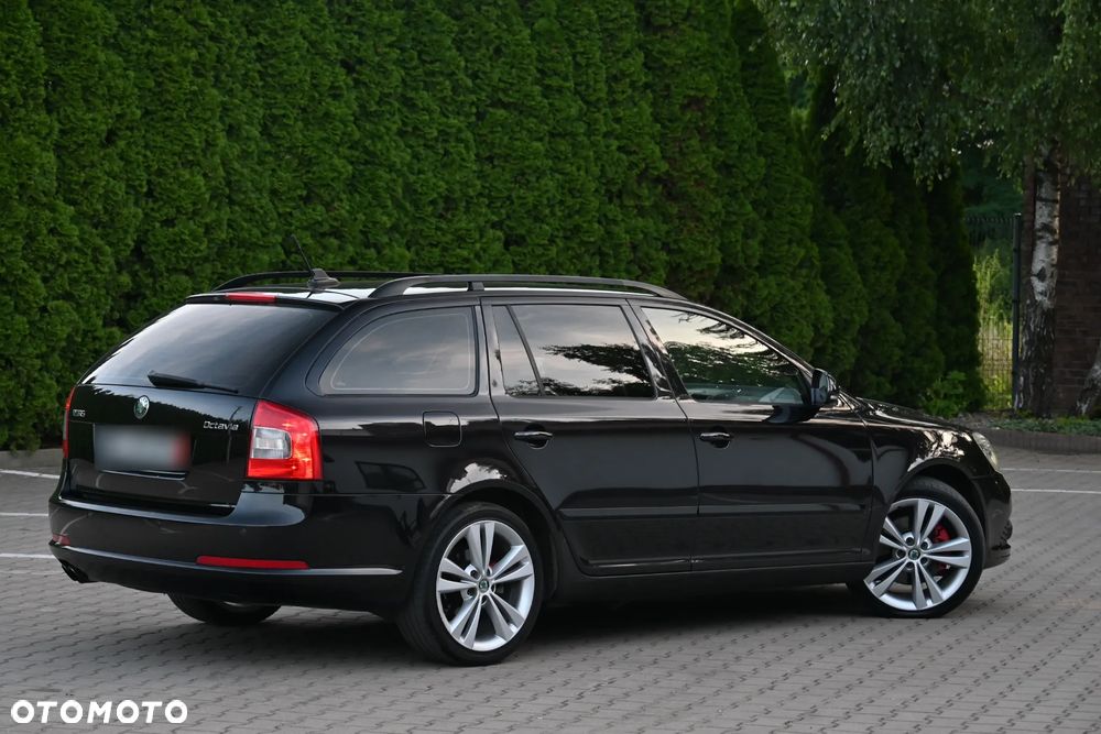 Skoda Octavia 2.0 TDI CR DPF DSG RS - 16
