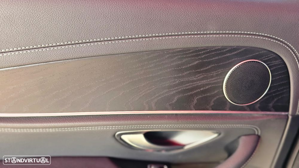 Mercedes-Benz E 300 de 4Matic 9G-TRONIC AMG Line - 34