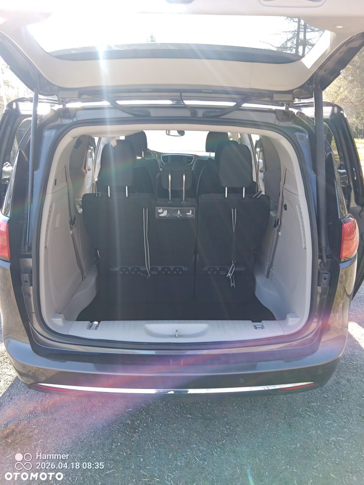 Chrysler Pacifica - 11