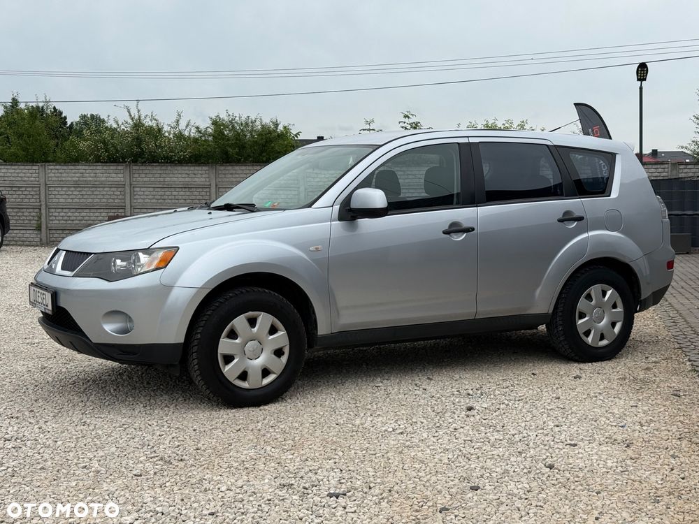 Mitsubishi Outlander 2.0 DID Intense + - 26