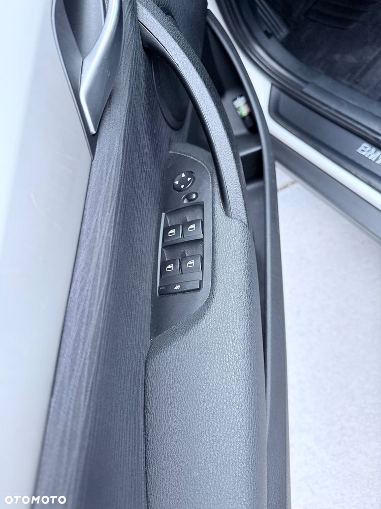 BMW X1 sDrive18d - 9
