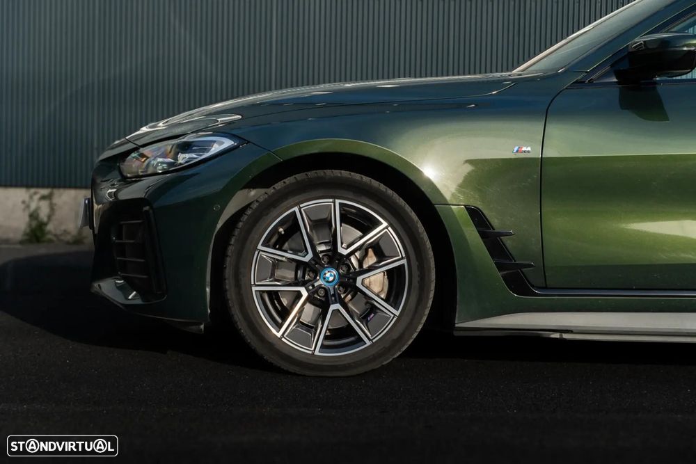 BMW i4 eDrive40 Pack Desportivo M - 29