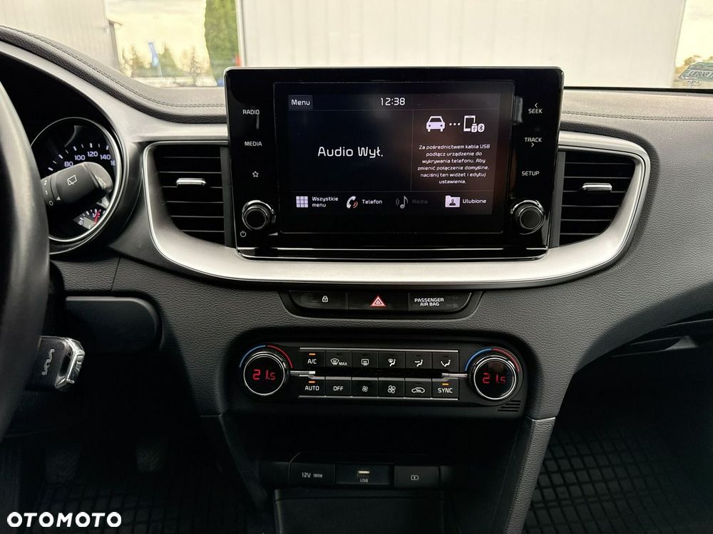 Kia XCeed 1.5 T-GDI M - 23
