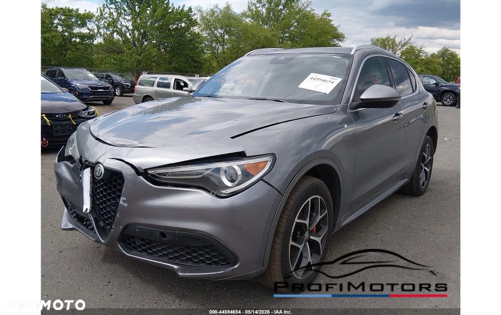 Alfa Romeo Stelvio - 1