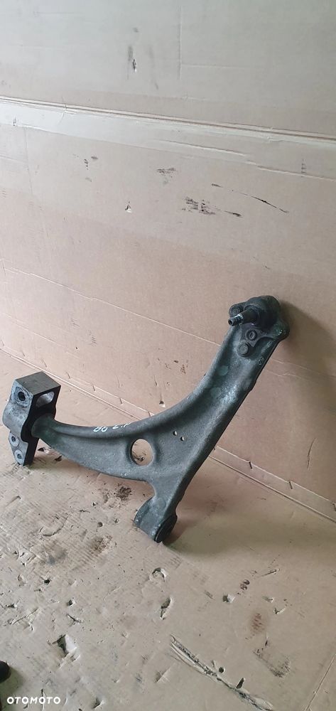 Wahacz lewy przód przedni VW Passat B6 3C0407153B - 3