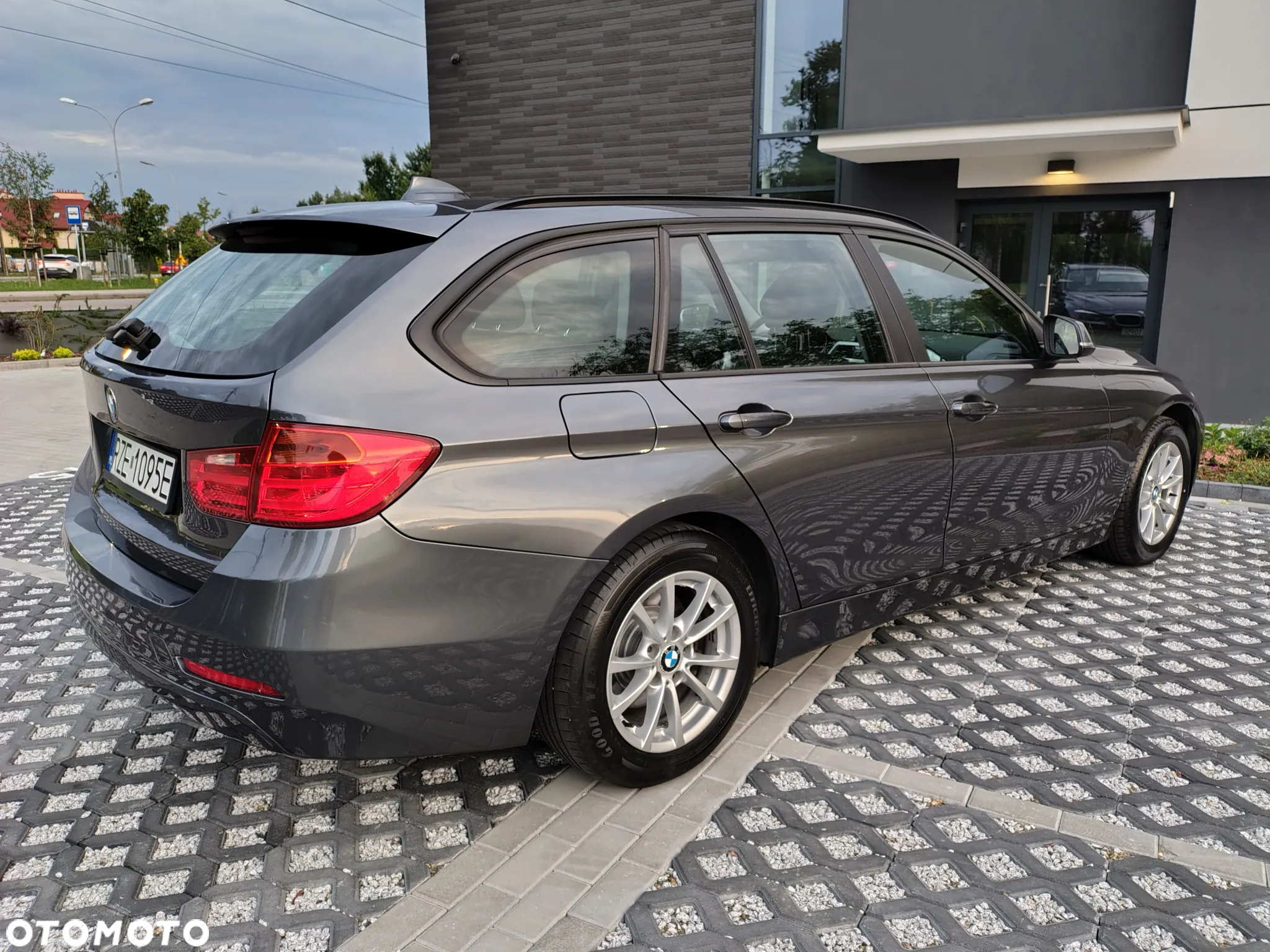 BMW Seria 3 318d Touring - 7
