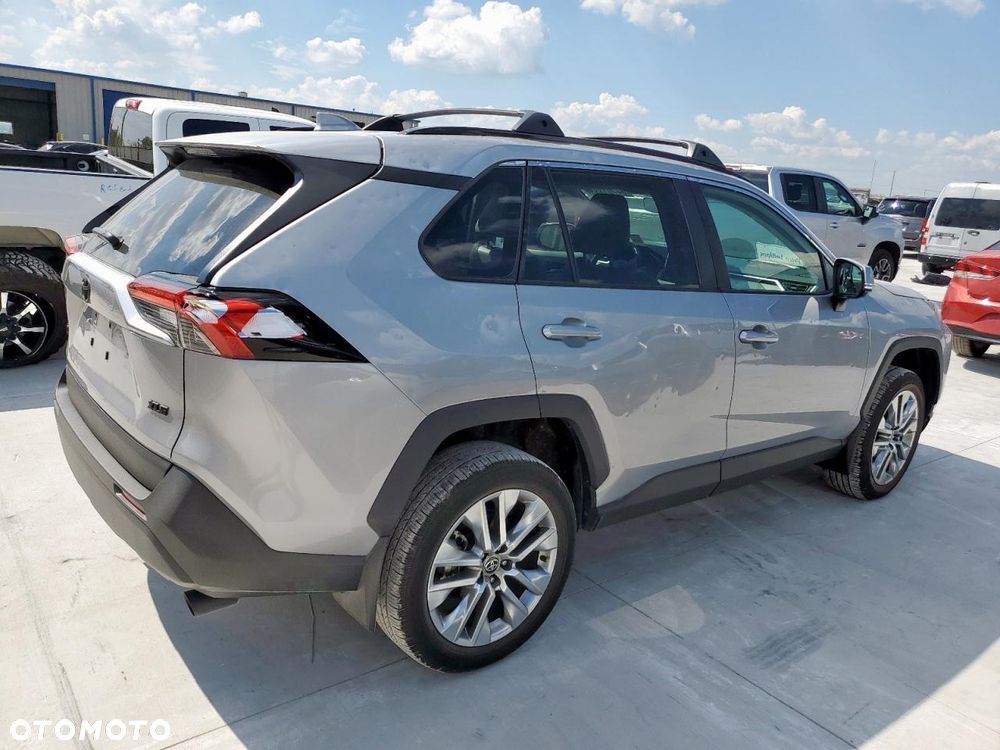 Toyota RAV4 - 3