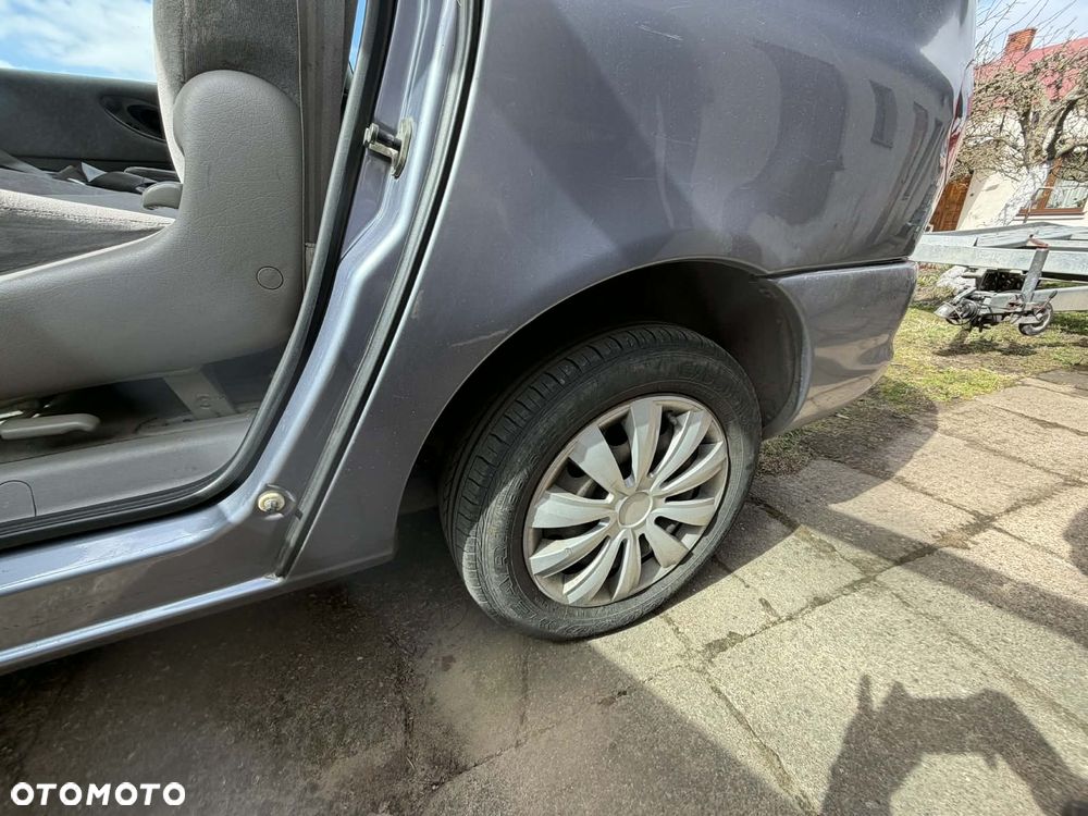 Ford Galaxy 1.9 TDI - 13