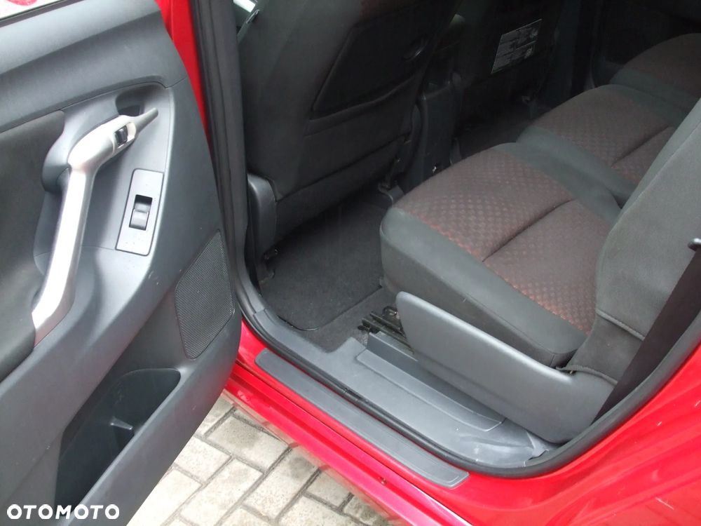 Toyota Corolla Verso - 18