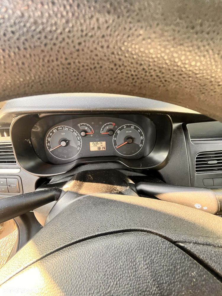 Fiat Linea 1.4 Active - 11