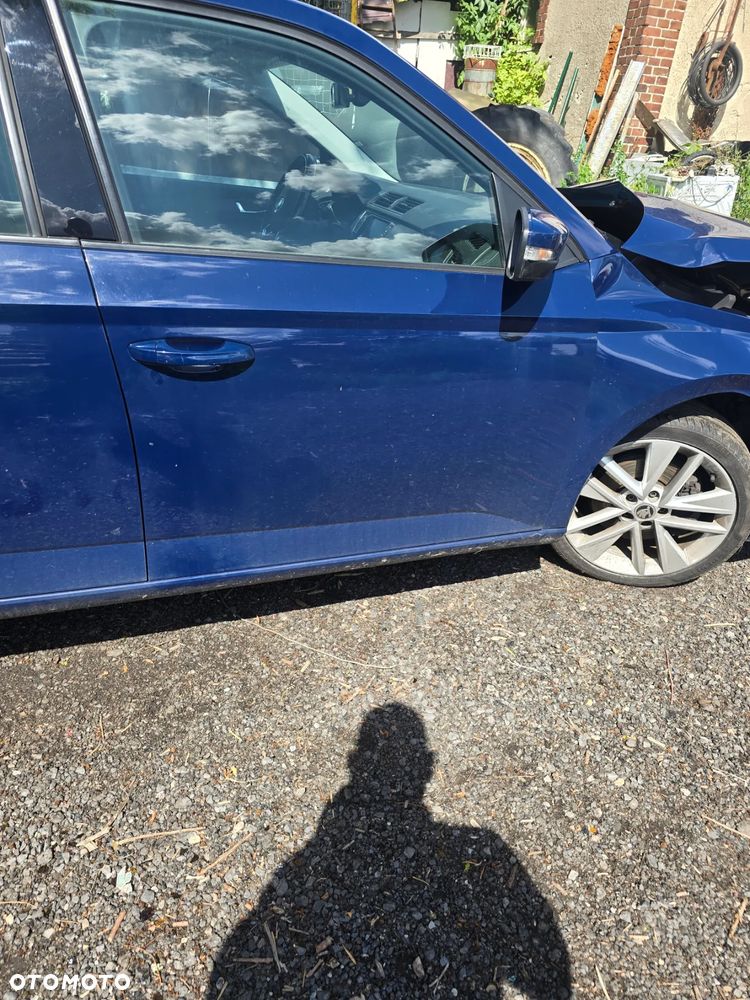 Drzwi prawy przód skoda Fabia III w kolorze LF5A - 1