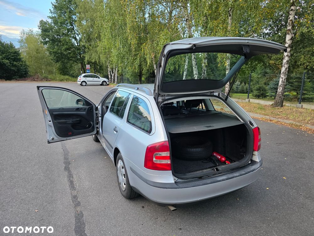 Skoda Octavia 1.6 Elegance EU5 - 8