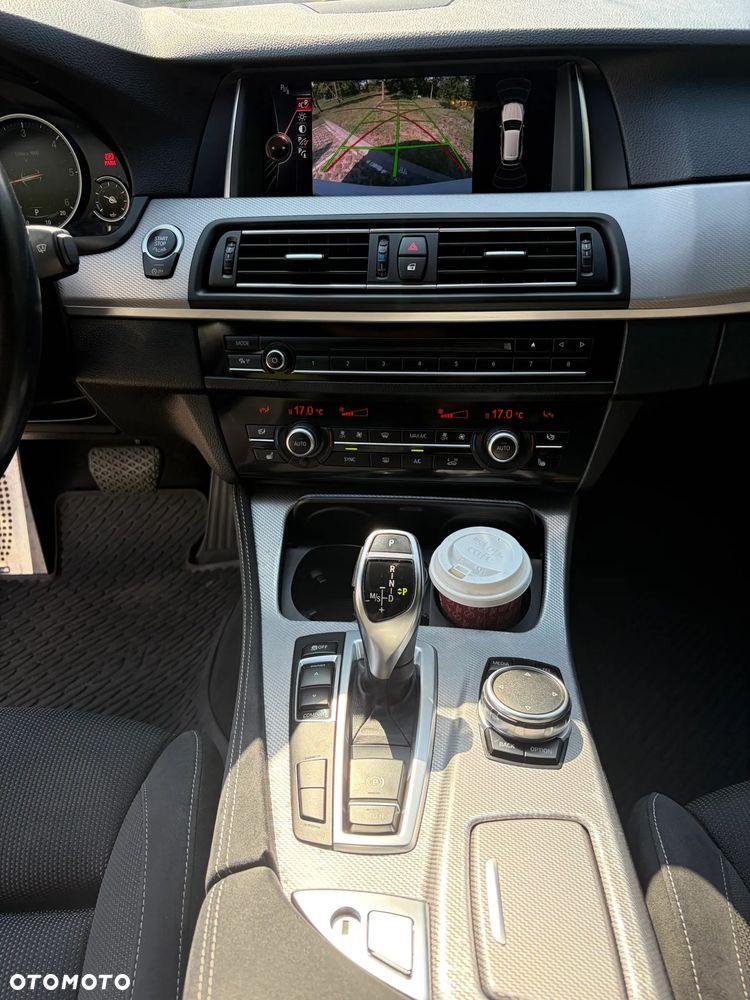 BMW Seria 5 530d xDrive - 12