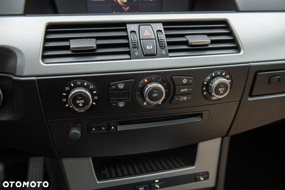 BMW Seria 5 520d Special Edition - 23