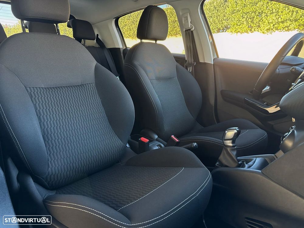 Peugeot 208 1.6 BlueHDi Style - 6