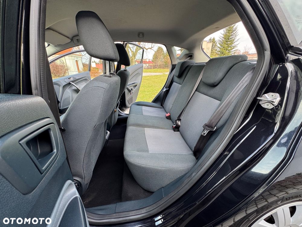 Ford Fiesta - 22