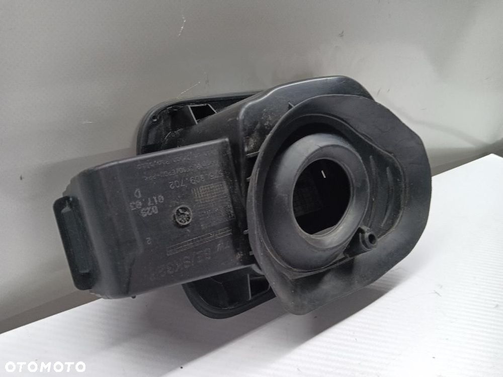 KLAPKA WLEWU PALIWA SKODA KAROQ 575809702 - 5