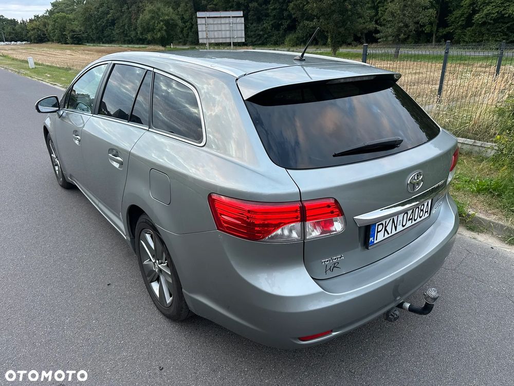 Toyota Avensis Combi 1.8 Executive - 35